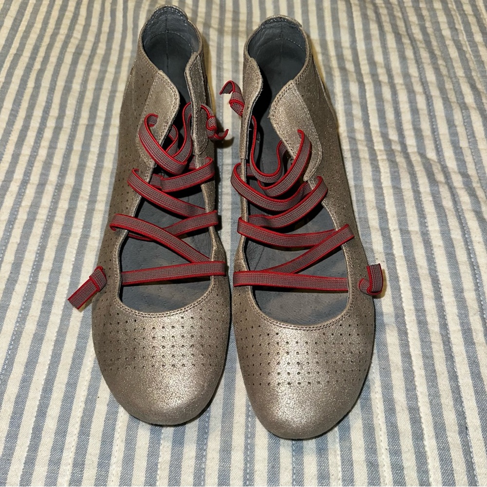 Sundance‎ Shoes Pewter Leather Perforated US Size 6.5/7